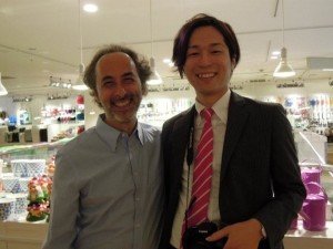 ヒュゲリな億万長者の幸せ哲学?北欧雑貨タイガーCEOレナートに迫る。 ヒュゲリなインタビュー