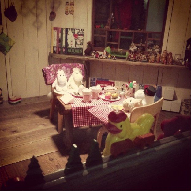 フィンランドのくらしとデザイン展(ムーミン一家がフィーカしています)