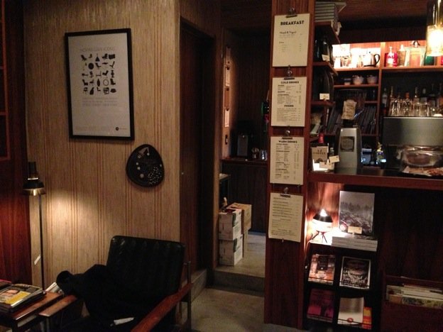 Fuglen Tokyo（フグレン・トウキョウ）店内