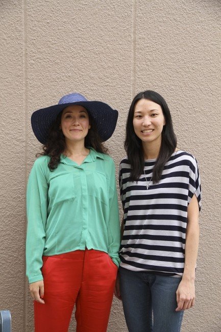 写真：マイア・ヒラサワさんとスウェーデンライターaiko