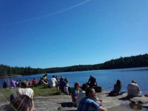 夢にまで見た、“スウェーデンの水辺でひなたぼっこ”をしてみた!【スウェーデン留学便】 ヒュゲリライターズコラム